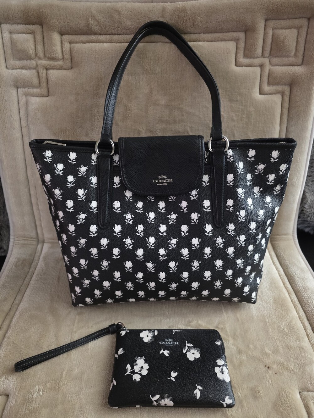 COACH Badlands Floral City Tote & Wristlet Black and White Roses Coated Canvas